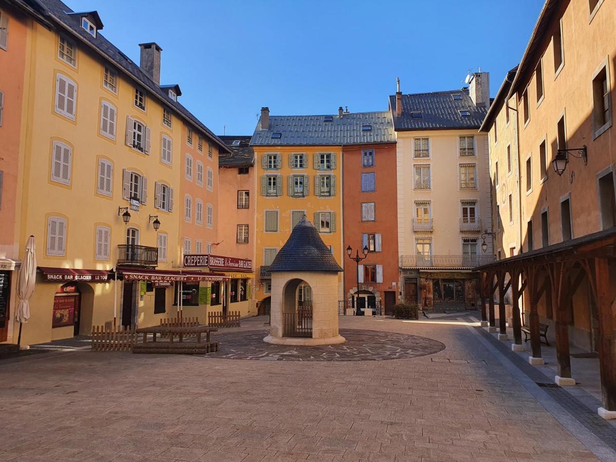 Au Pre Du Moulin - Centre Ville Briancon  Bagian luar foto